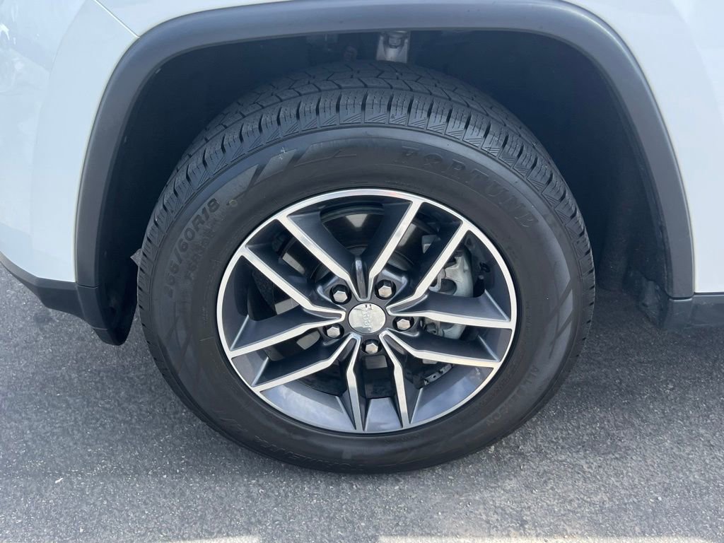 Used 2018 Jeep Grand Cherokee Limited AWD/4WD image 12