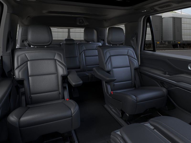 New 2025 Lincoln Navigator Reserve image 11