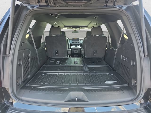 Used 2024 GMC Yukon SLT w/ SLT Premium Package AWD/4WD image 13