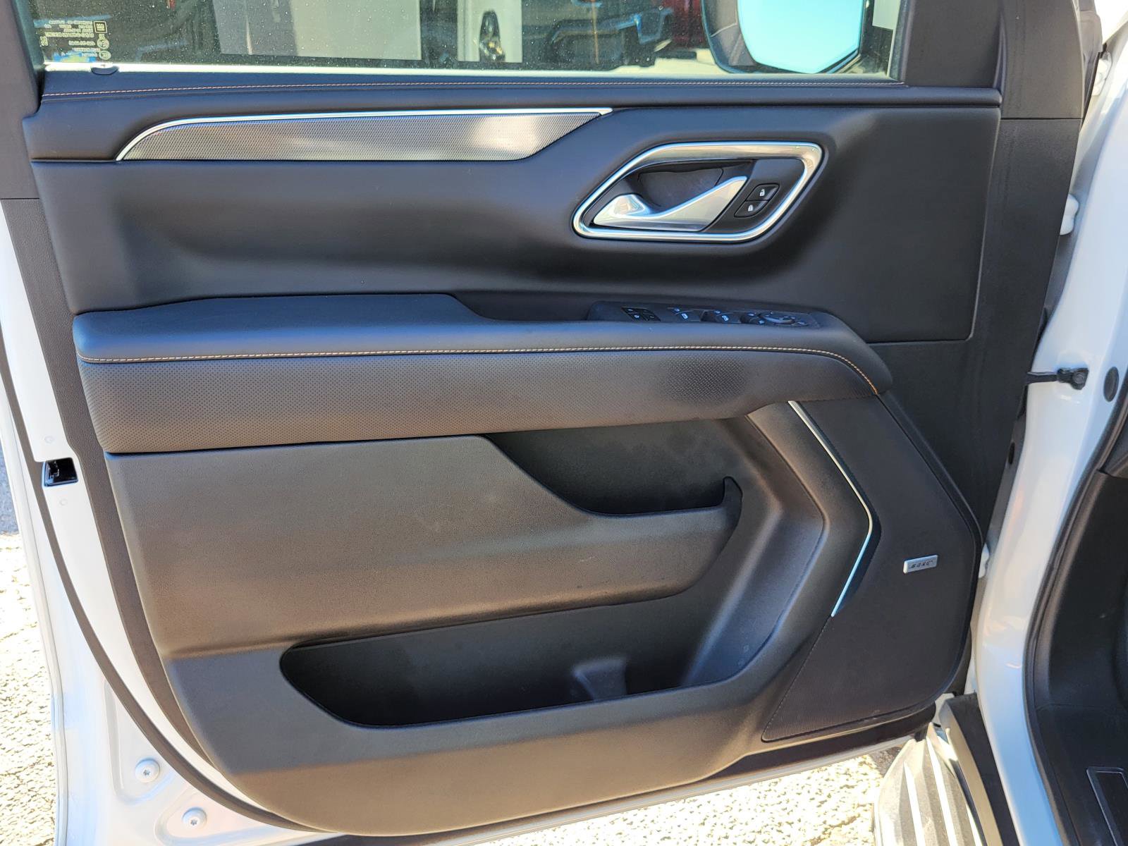 Used 2024 GMC Yukon AT4 w/ Technology Package image 21