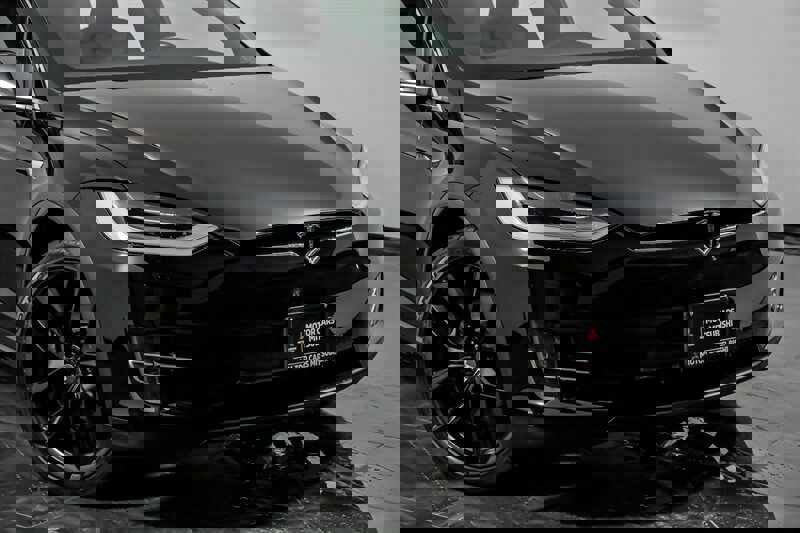 Used 2020 Tesla Model X image 2