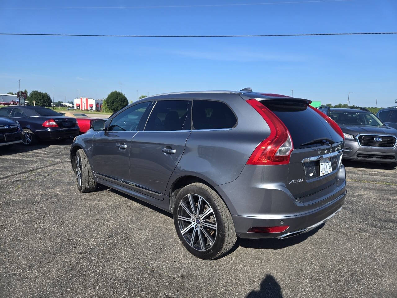 Used 2016 Volvo XC60 T6 w/ Proximity Package AWD/4WD image 12