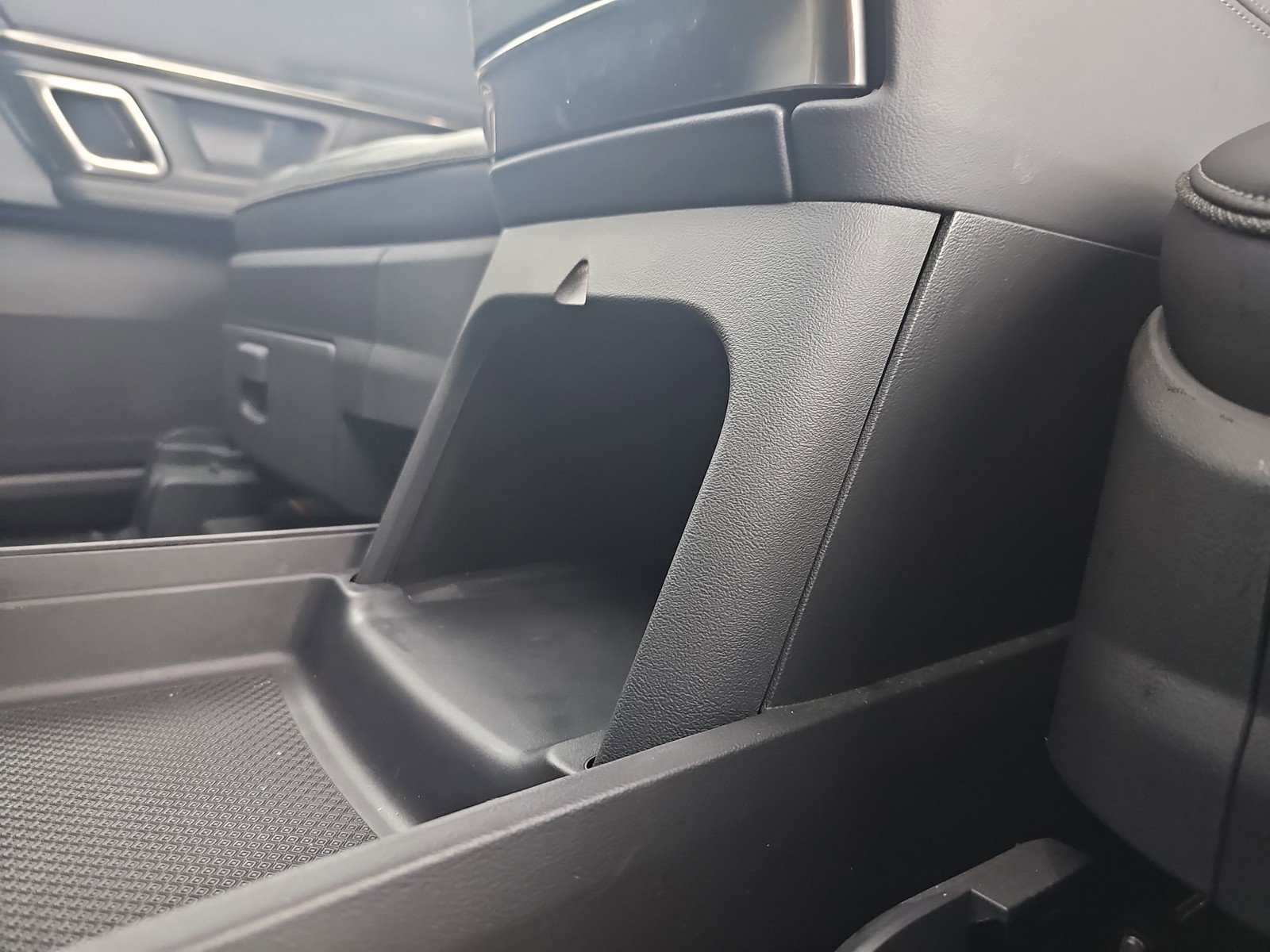 Used 2022 Rivian R1S Launch Edition image 30