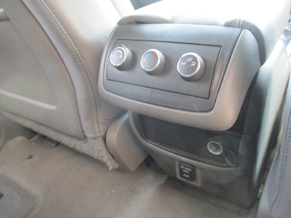 Used 2015 Chevrolet Traverse LT w/ Style and Technology Package FWD image 23