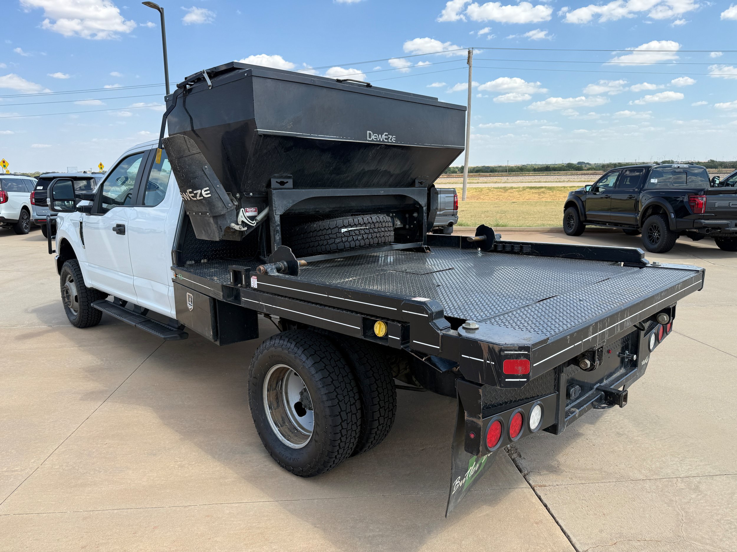 Used 2022 Ford F350 XL w/ Power Equipment Group AWD/4WD image 5