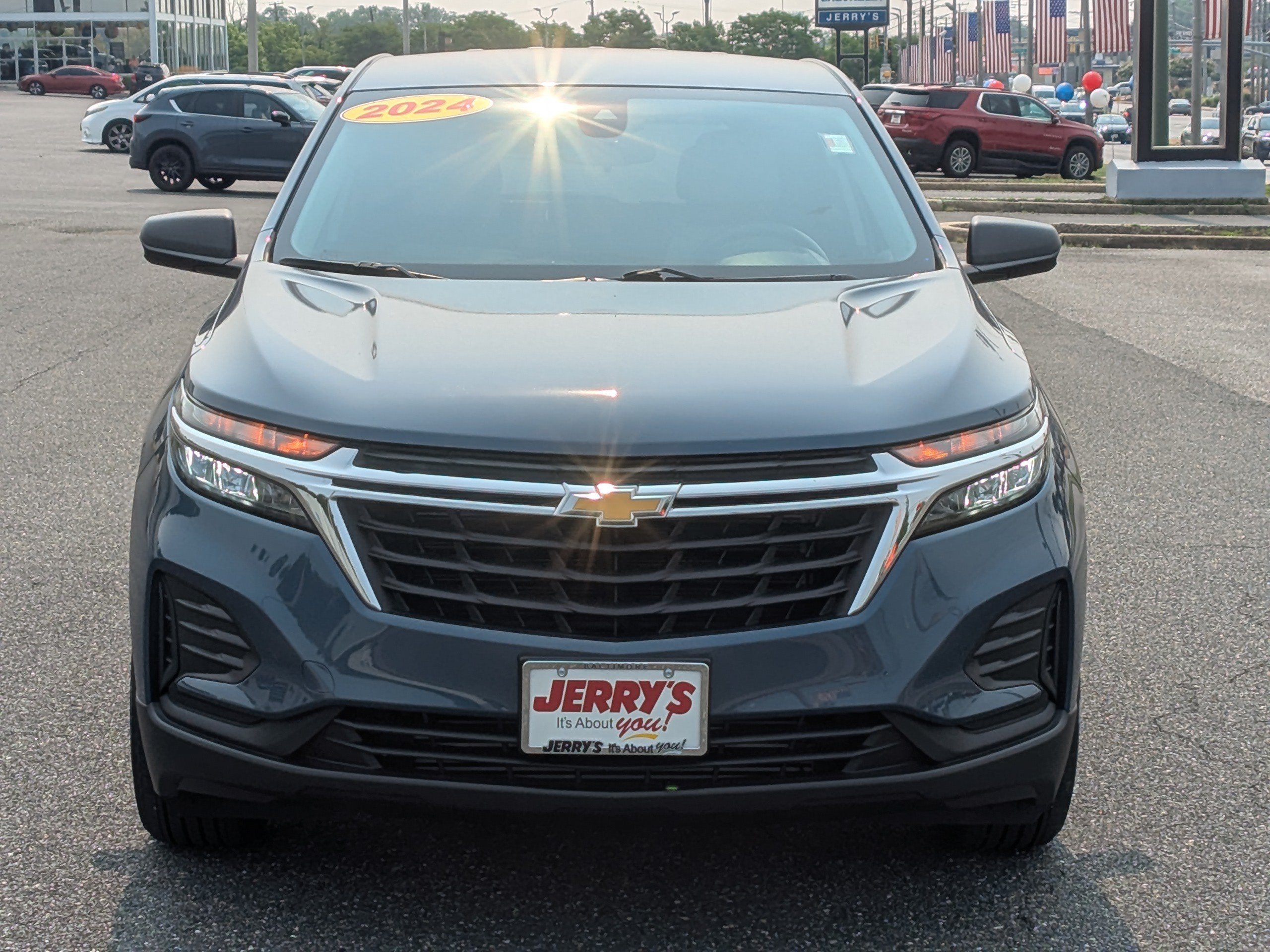 Used 2024 Chevrolet Equinox LS w/ LS Convenience Package FWD image 2