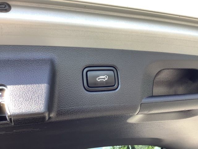 Used 2022 Hyundai Palisade SEL w/ Premium Package image 11