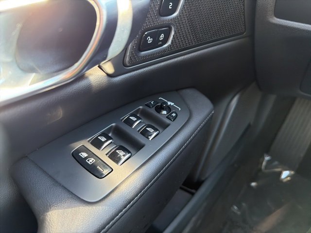 Used 2023 Volvo S90 B6 Plus w/ Protection Package Premier image 18