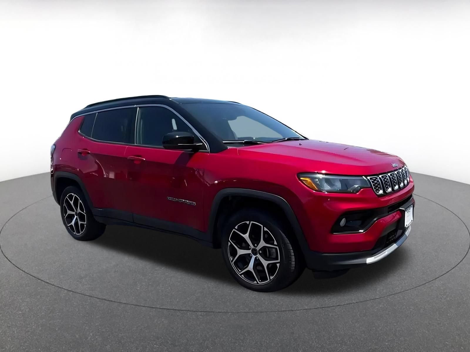 Used 2025 Jeep Compass Limited AWD/4WD image 2