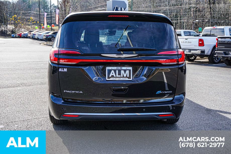 Used 2024 Chrysler Pacifica Select image 11