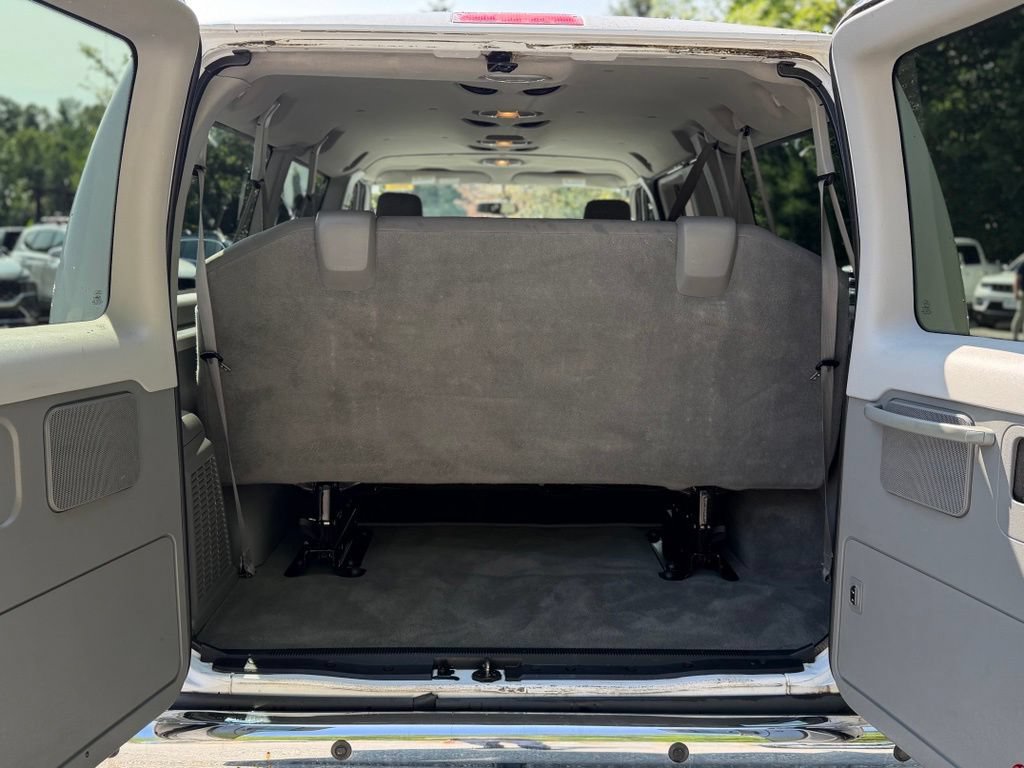 Used 2014 Ford E-350 and Econoline 350 XLT RWD image 5