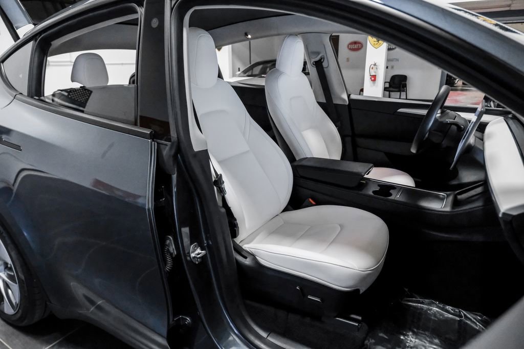 Used 2023 Tesla Model Y Long Range AWD/4WD image 33