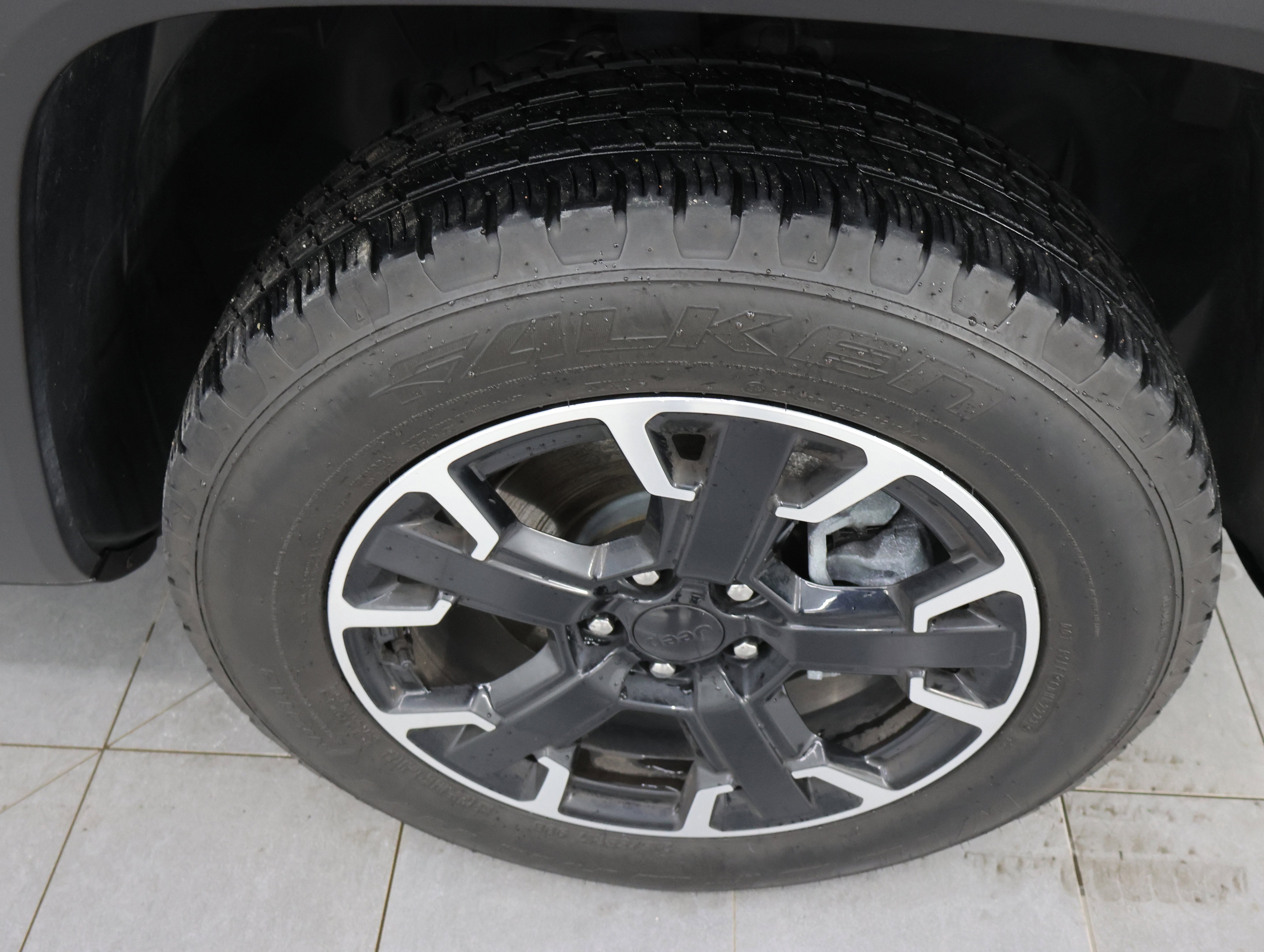 Used 2023 Jeep Renegade Trailhawk w/ Sun/Sound Group AWD/4WD image 3