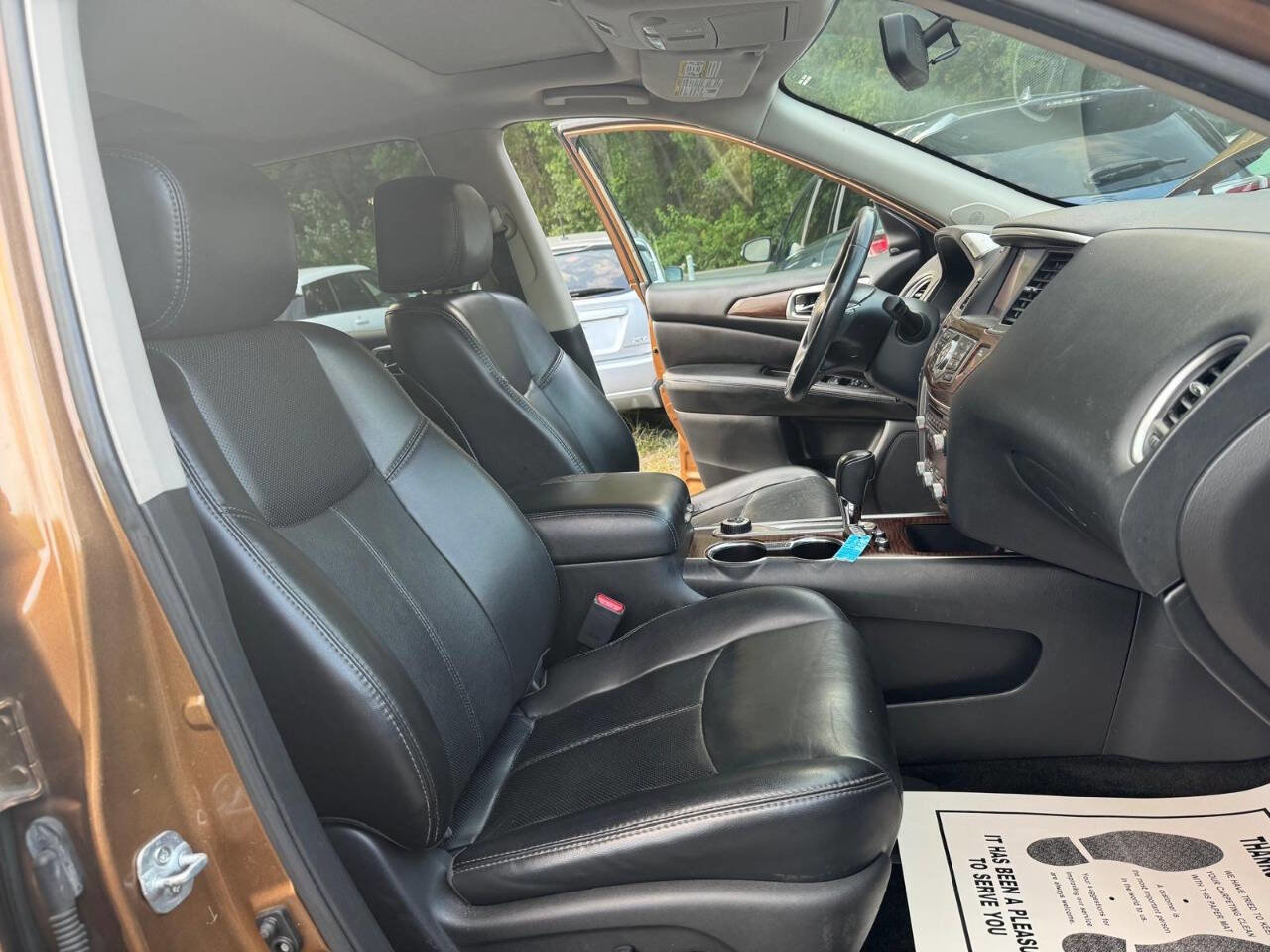 Used 2017 Nissan Pathfinder Platinum w/ Family Entertainment Package image 28