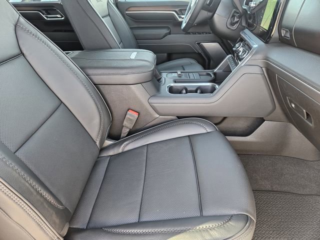 New 2026 GMC Sierra 3500 Denali w/ Denali Reserve Package AWD/4WD image 11