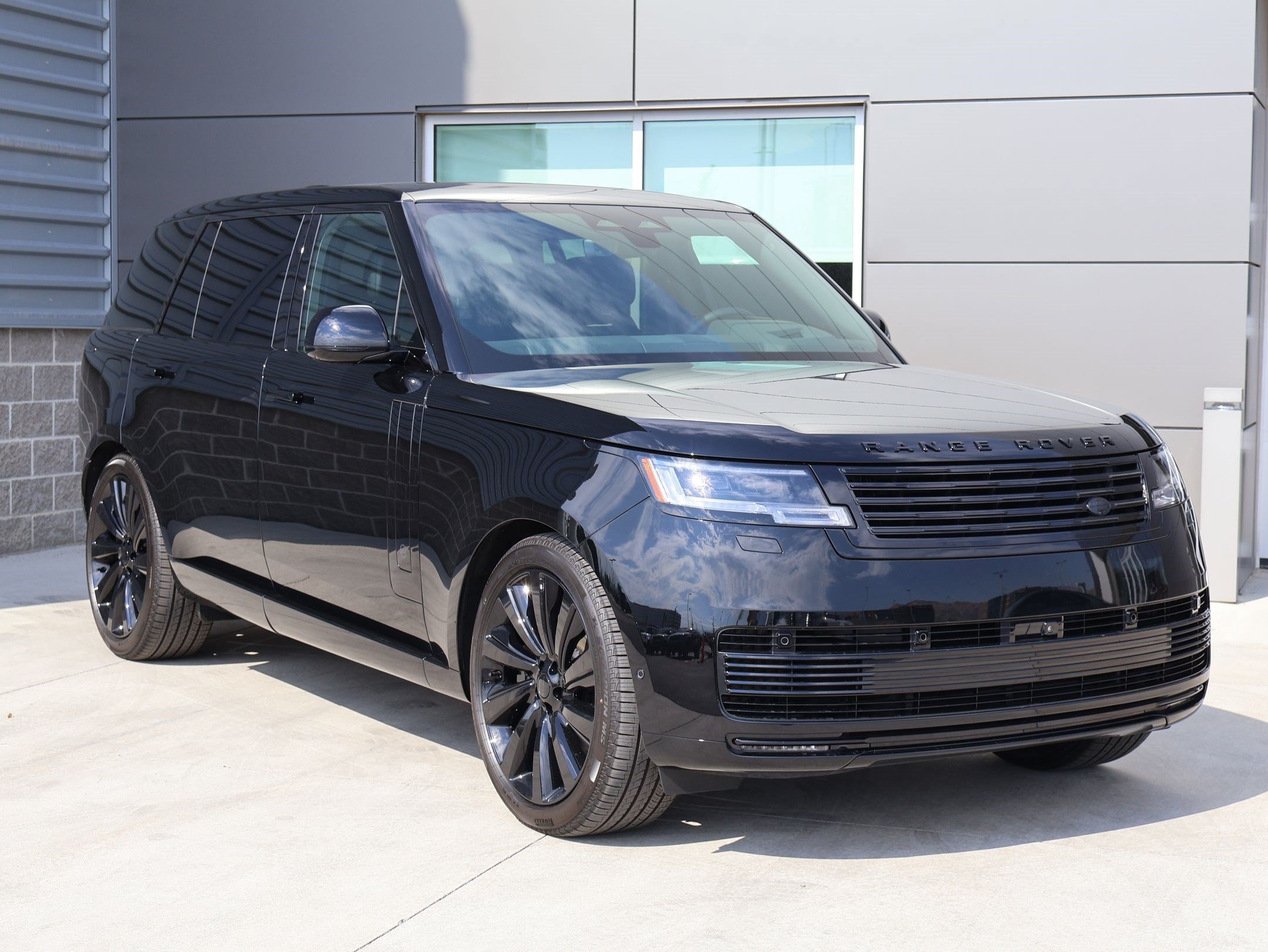 New 2026 Land Rover Range Rover Long Wheel Base SV AWD/4WD image 3
