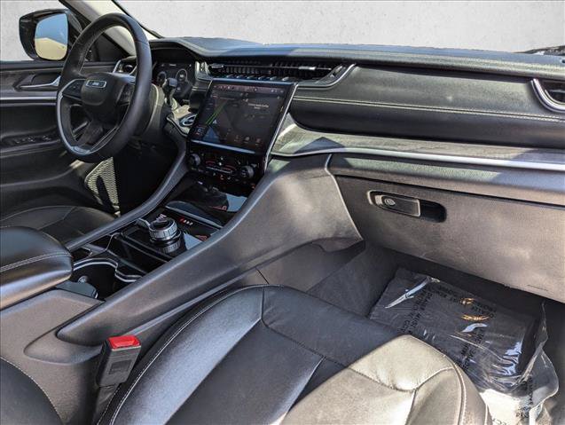 Used 2023 Jeep Grand Cherokee Limited AWD/4WD image 22