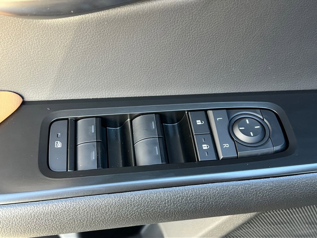 New 2025 Lexus UX 300h AWD image 11