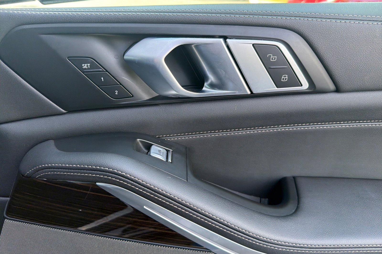 Certified 2025 BMW X7 xDrive40i image 21