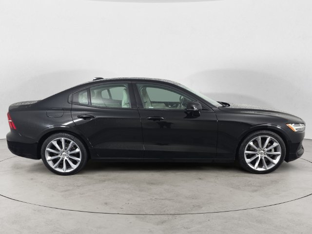 Used 2019 Volvo S60 T5 Momentum FWD image 4