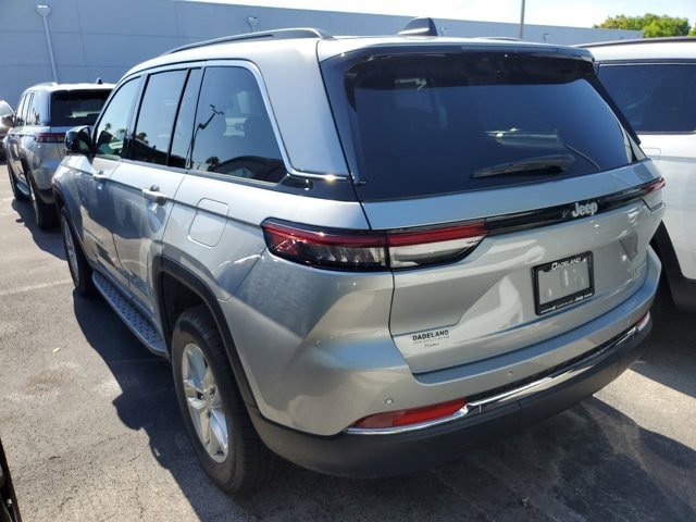 New 2024 Jeep Grand Cherokee Laredo X RWD image 3