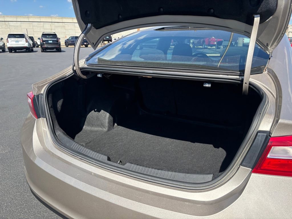 Used 2023 Chevrolet Malibu LT image 31