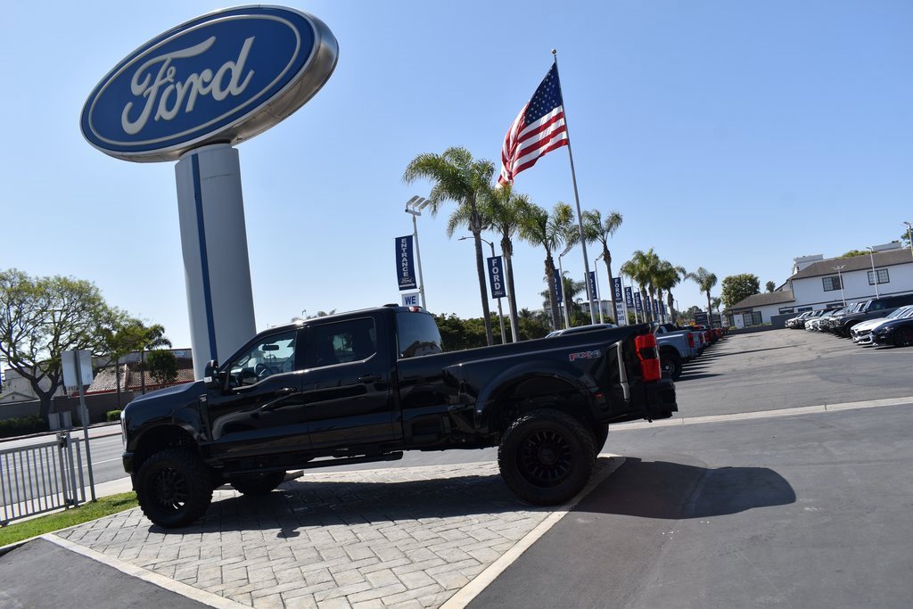 Used 2025 Ford F350 Lariat image 32