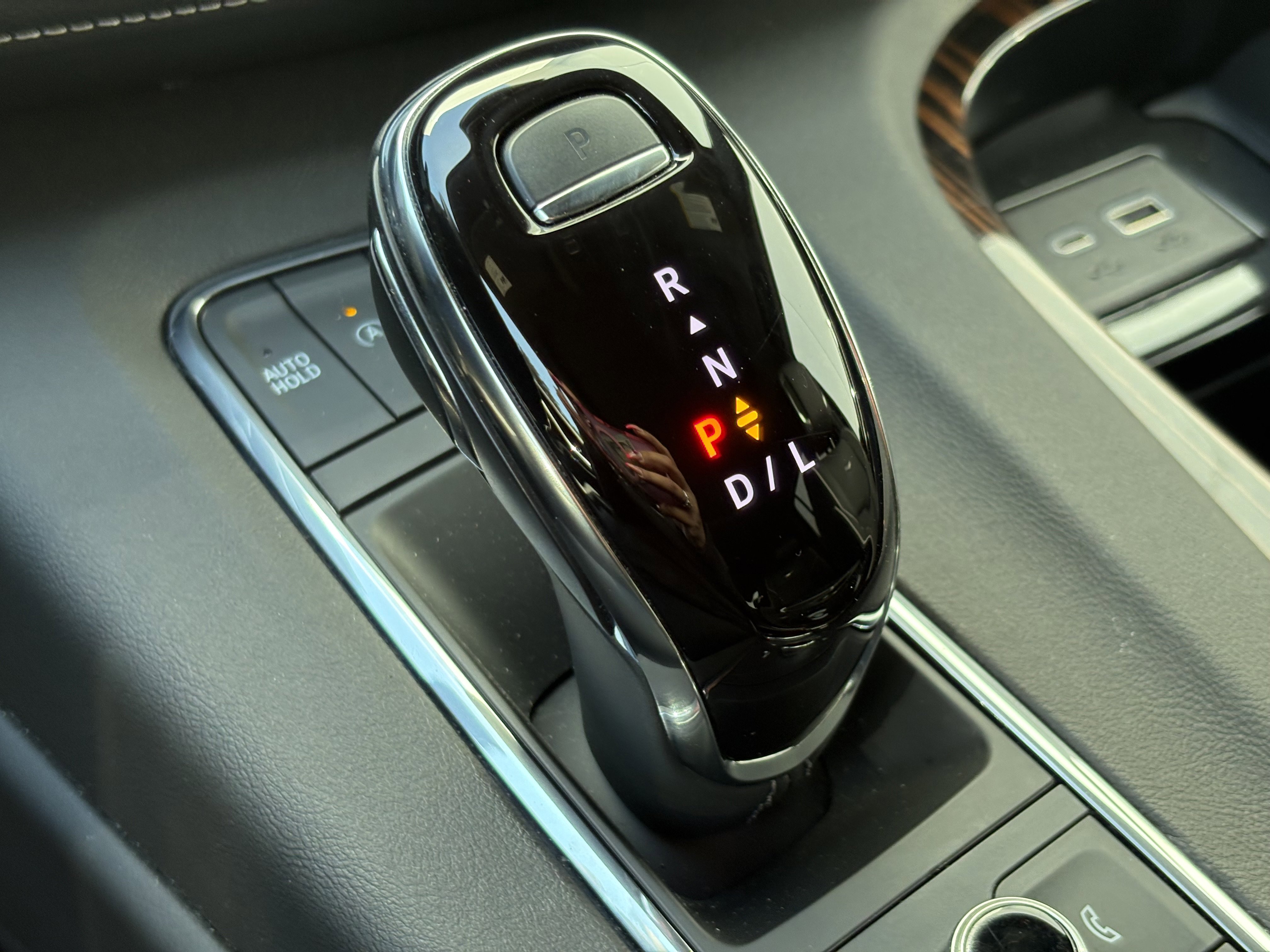 Used 2024 Cadillac Escalade ESV Premium Luxury w/ Performance Package AWD/4WD image 29