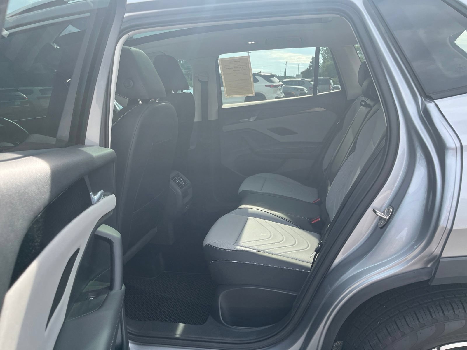 Certified 2026 Volkswagen Tiguan SE w/ Panoramic Sunroof Package AWD/4WD image 26
