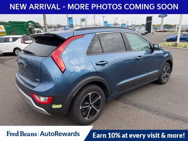 Used 2023 Kia Niro EX w/ EX Cold Weather Package FWD image 7