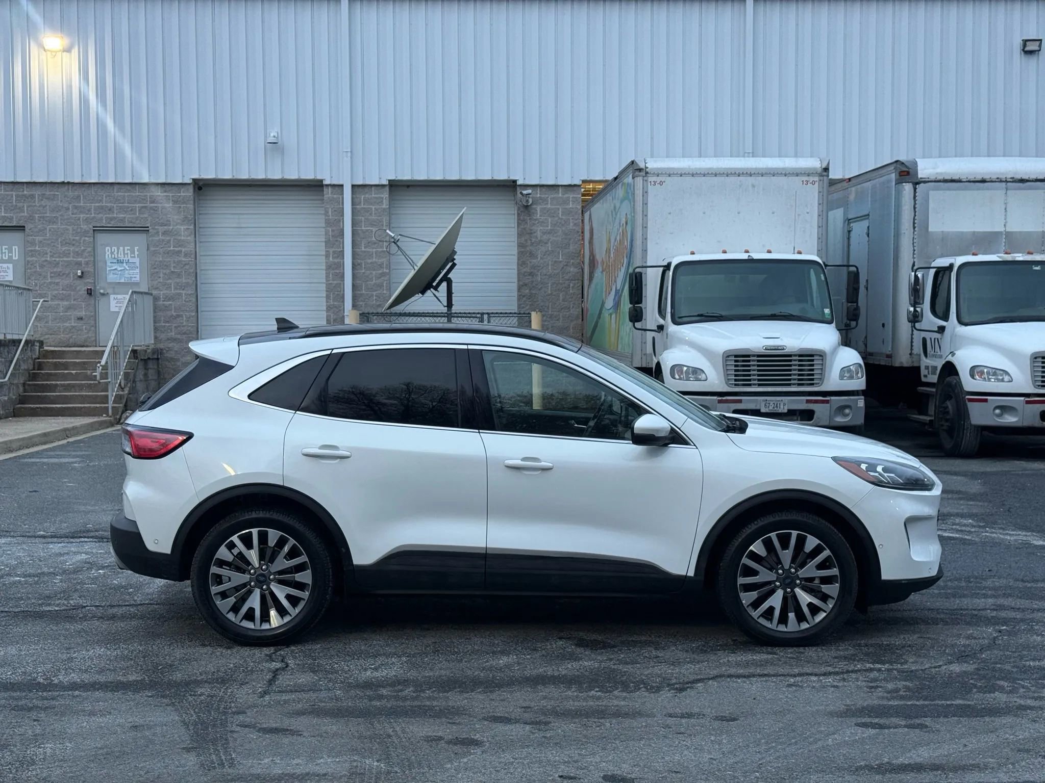 Used 2020 Ford Escape Titanium image 15