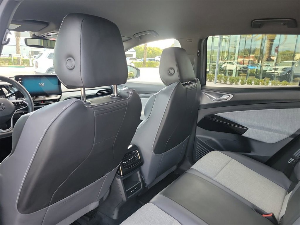 Used 2024 Volkswagen ID.4 2WD image 16