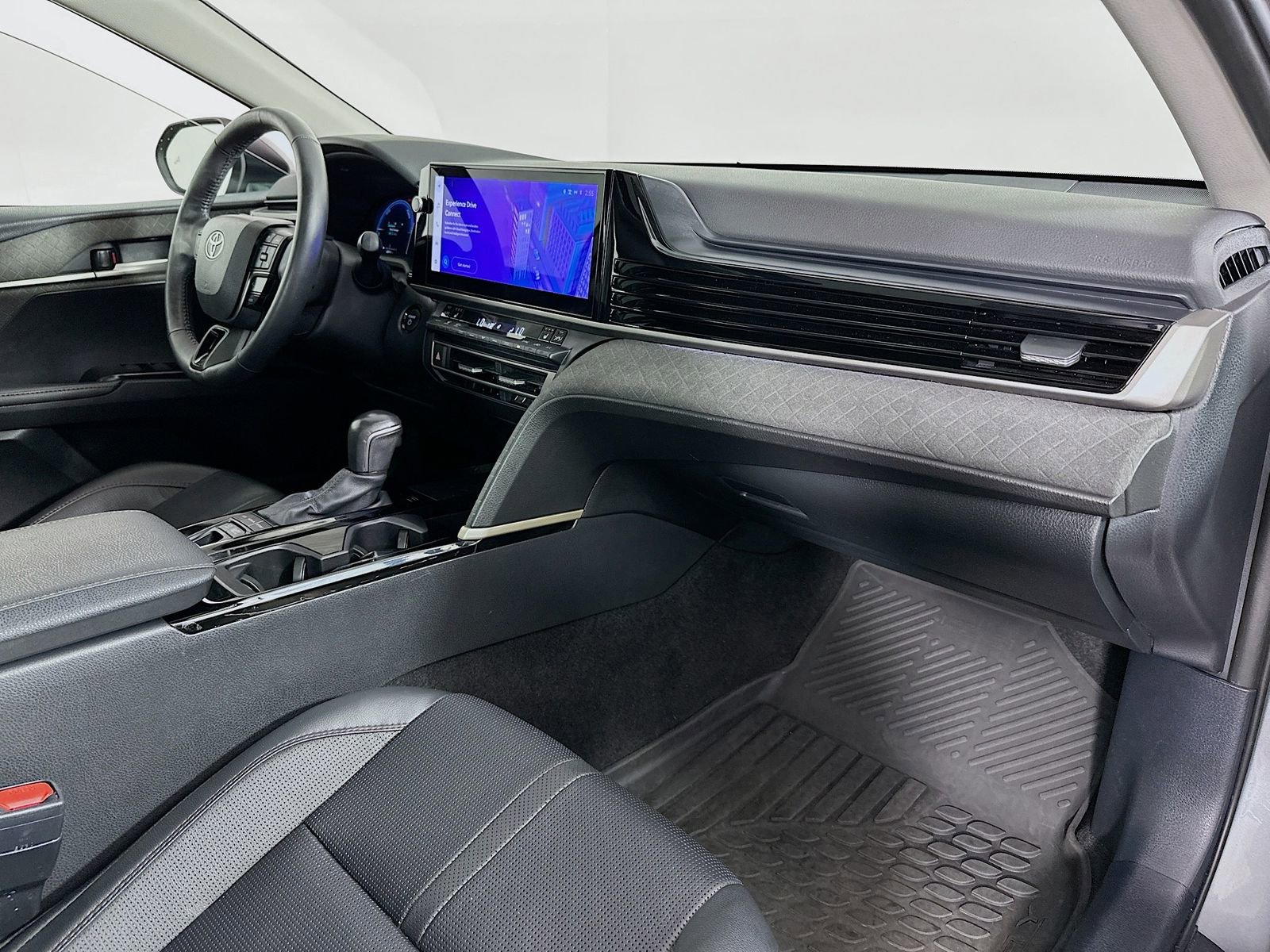 Certified 2025 Toyota Camry XLE image 30