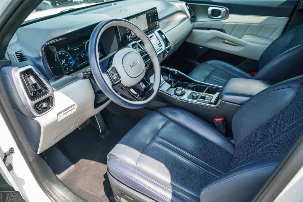 Certified 2023 Kia Sorento SX Prestige AWD/4WD image 16
