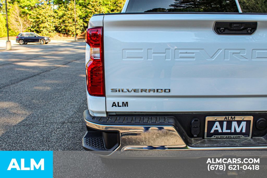 Used 2025 Chevrolet Silverado 2500 LT w/ Convenience Package AWD/4WD image 12