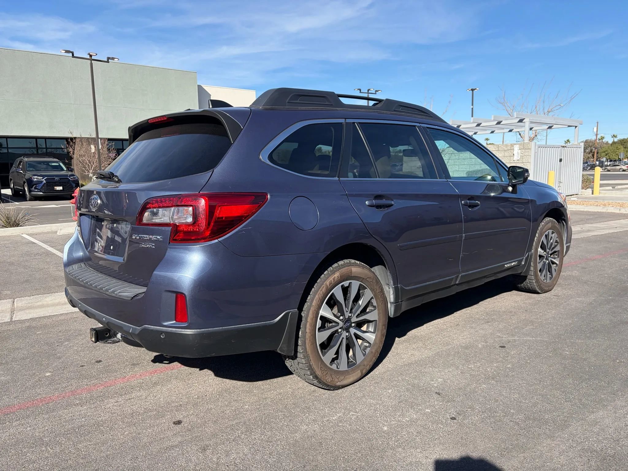 Used 2017 Subaru Outback 3.6R Limited image 3