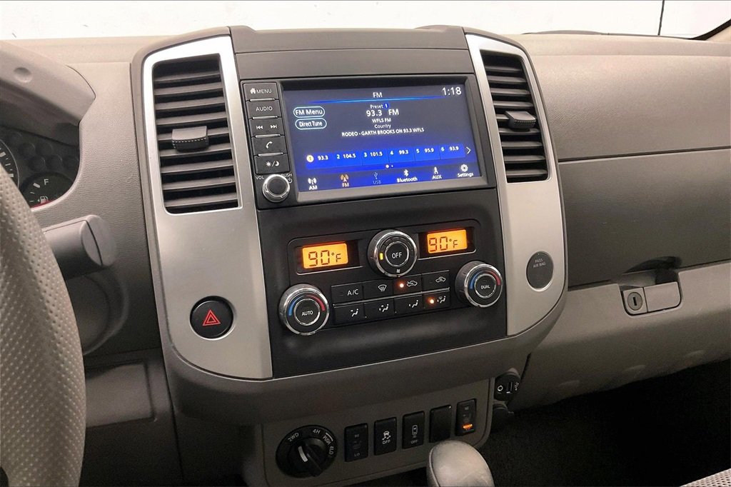 Certified 2020 Nissan Frontier SV w/ Midnight Edition Floor Mats image 5