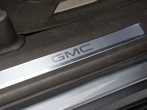 Used 2021 GMC Yukon SLT w/ SLT Premium Package AWD/4WD image 32