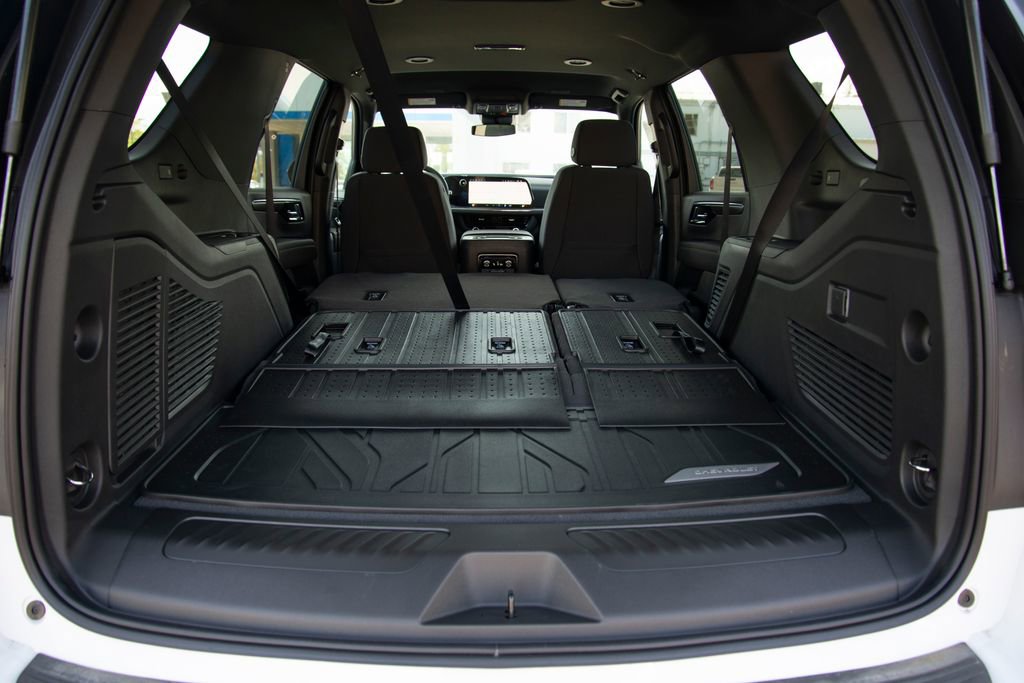 New 2026 Chevrolet Tahoe LS w/ LPO, Dark Essentials Package AWD/4WD image 18