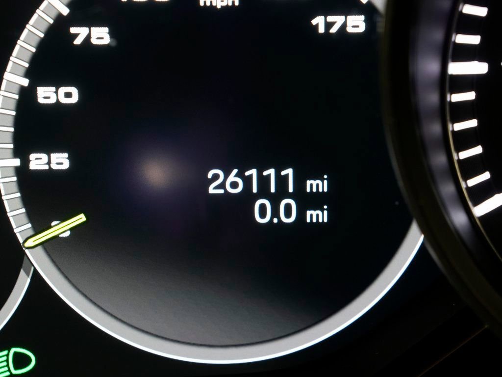 Certified 2022 Porsche Cayenne E-Hybrid image 22