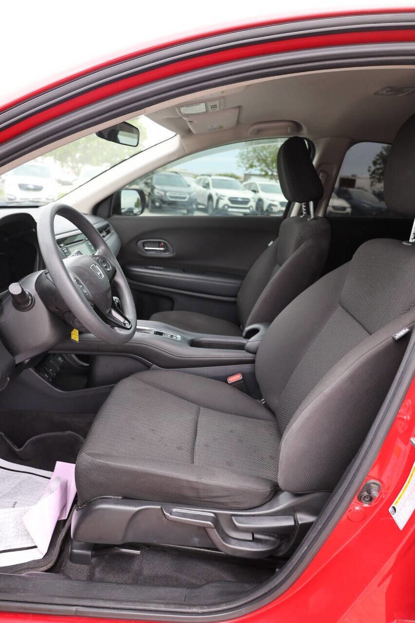 Used 2018 Honda HR-V LX image 13