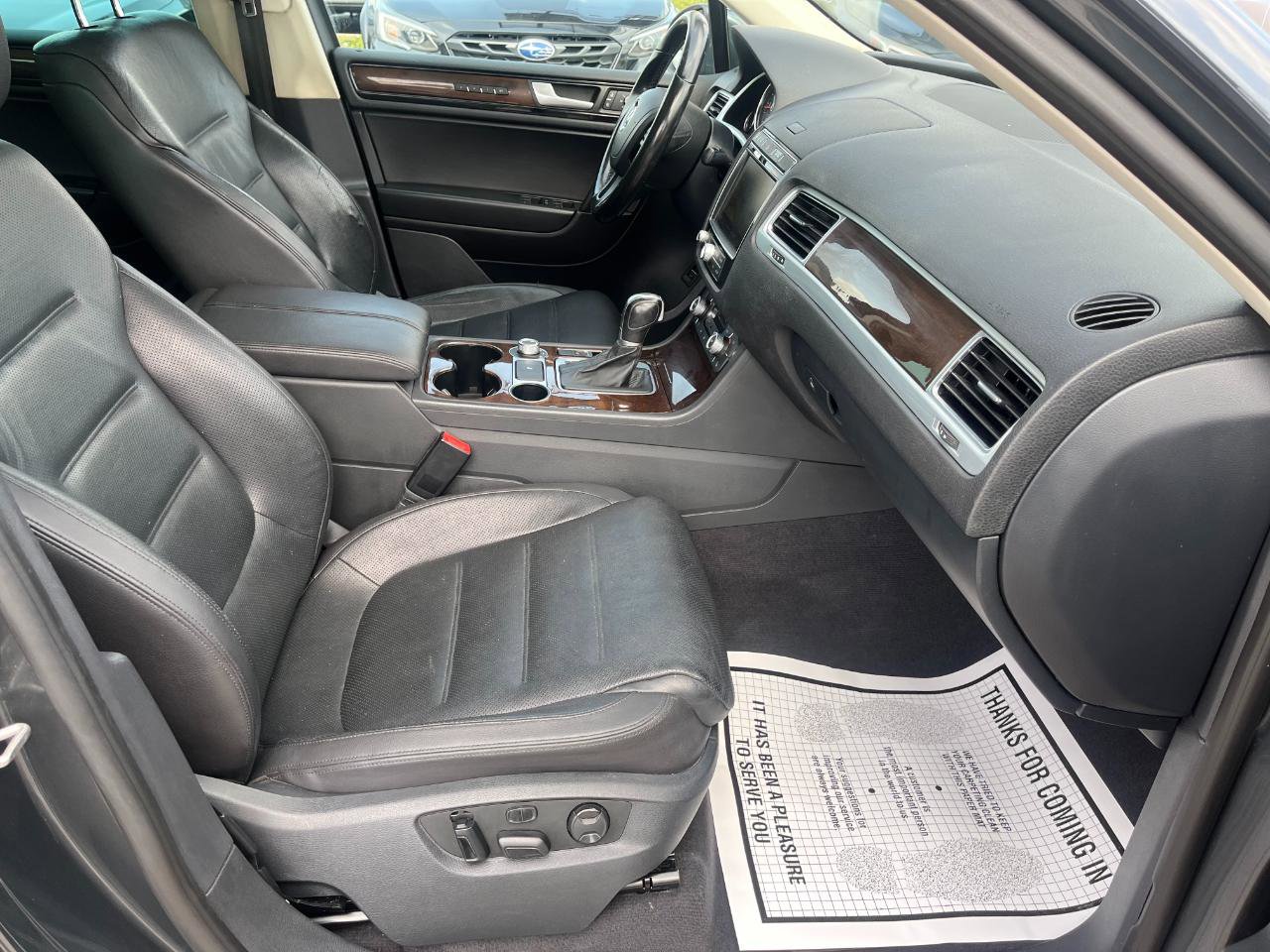 Used 2016 Volkswagen Touareg TDI AWD/4WD image 21