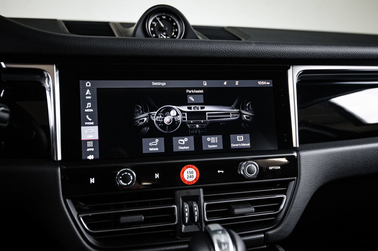 Certified 2026 Porsche Macan S AWD/4WD image 18