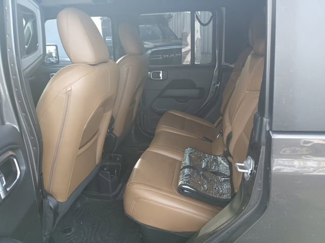 Certified 2020 Jeep Gladiator Overland AWD/4WD image 7