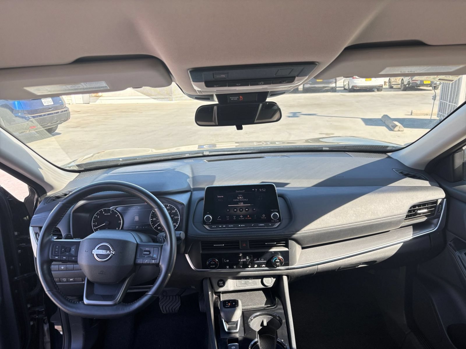 Used 2025 Nissan Rogue SV FWD image 34