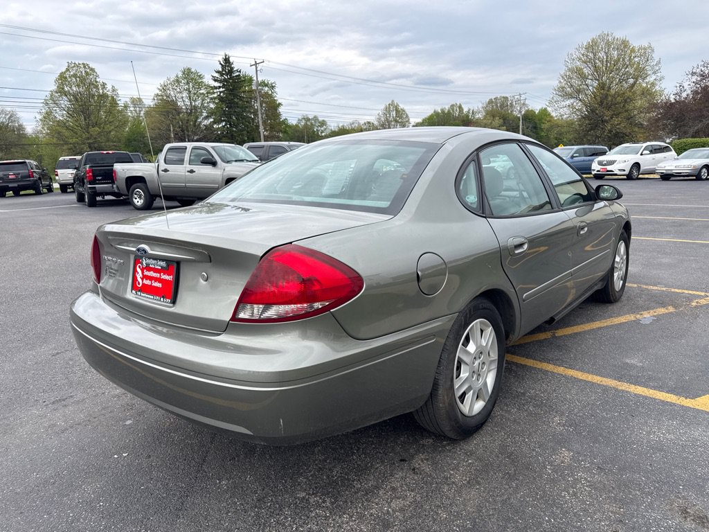 Used 2004 Ford Taurus SE FWD image 6