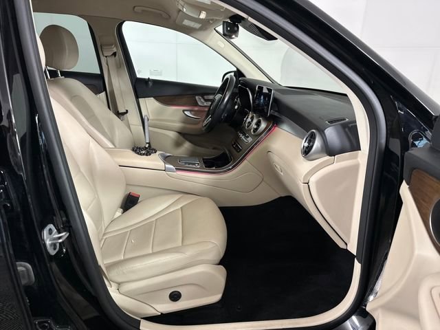 Used 2022 Mercedes-Benz GLC 300 4MATIC image 27