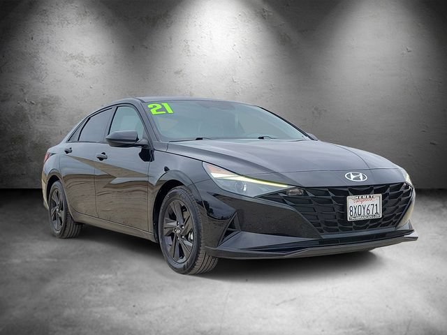 Used 2021 Hyundai Elantra SEL FWD image 2