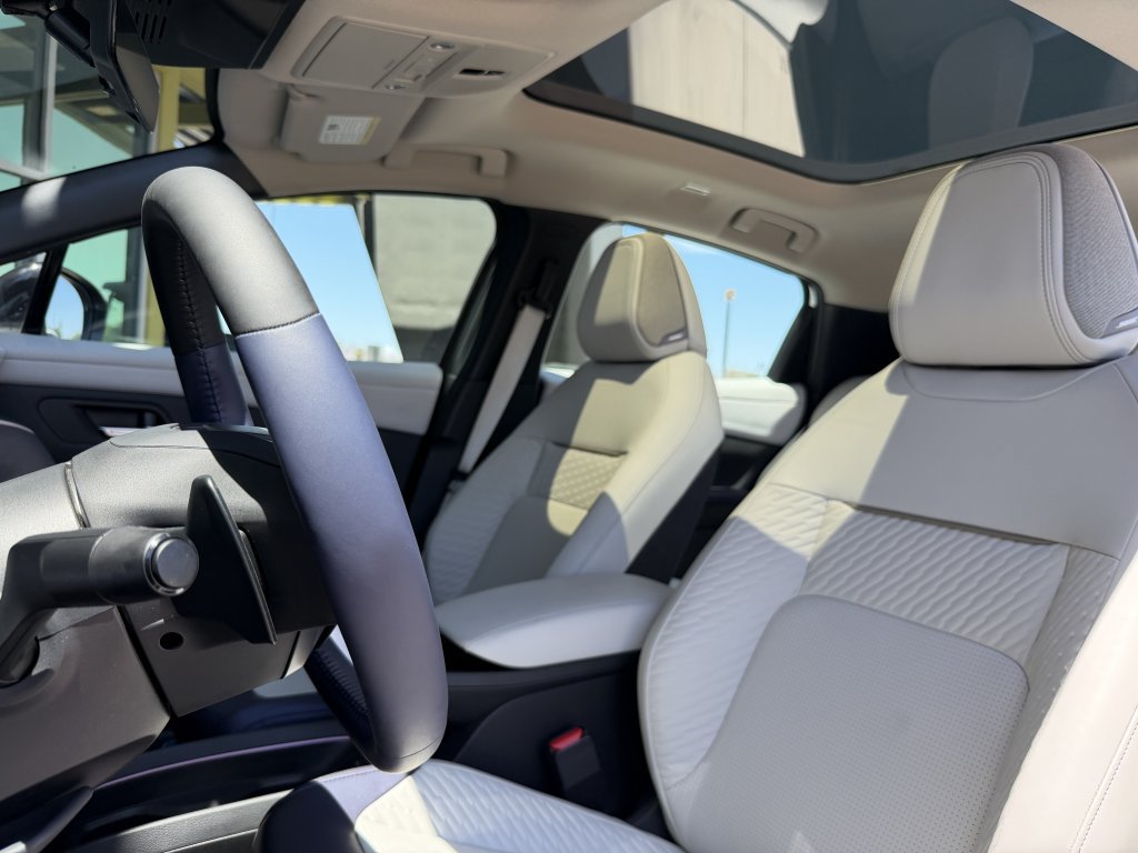 Used 2026 Nissan Leaf Platinum+ w/ Floor Mat Package (Platinum+) FWD image 35