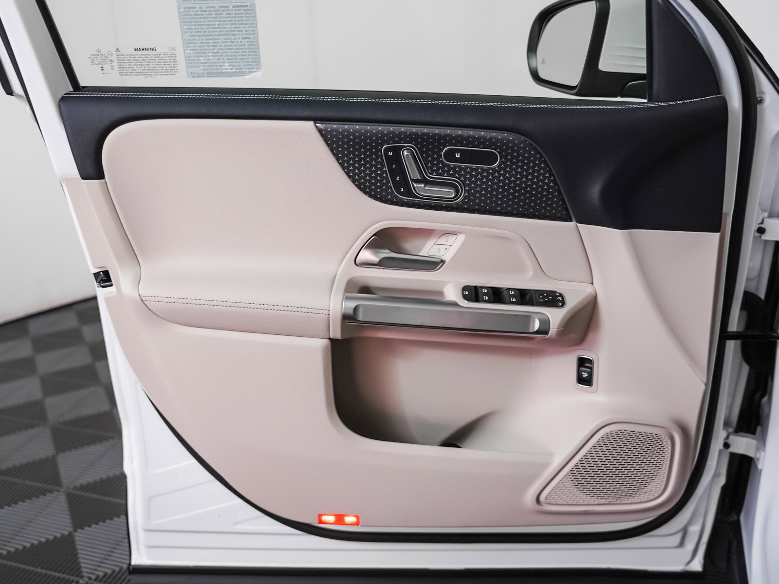 New 2025 Mercedes-Benz GLB 250 4MATIC image 22